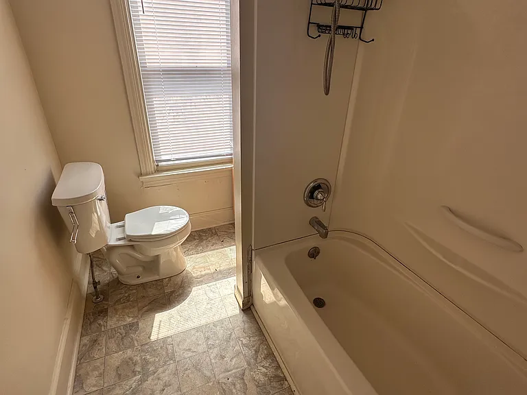 15 Umberto Ave — Photo 13
