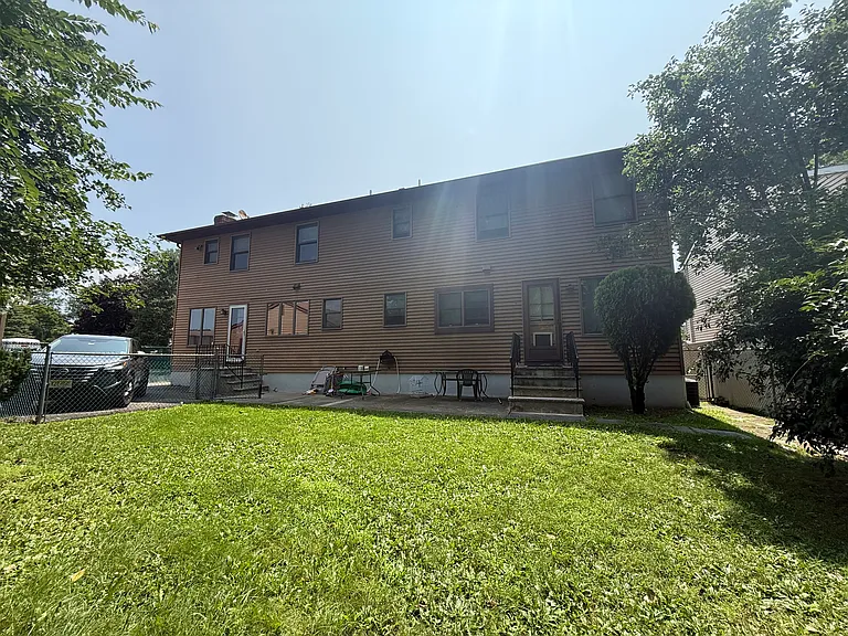 449 Lawrence St — Photo 13