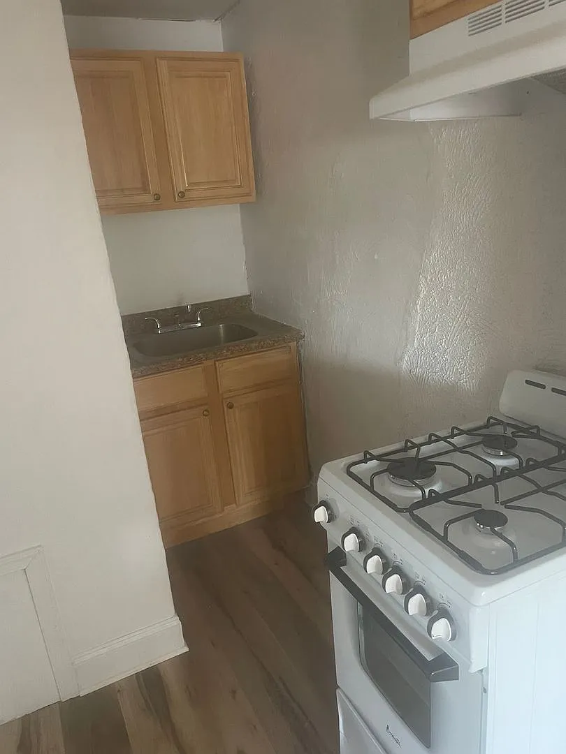 141 N. Farson St — Photo 3
