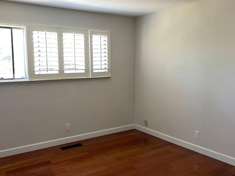 541 Tioga Ct — Photo 18