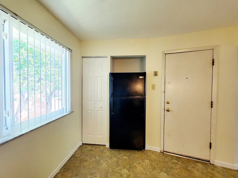 680 Rosetta Dr #A — Photo 2