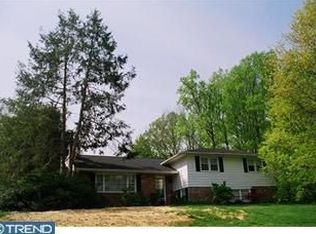 1912 Sharon Rd, Meadowbrook, PA 19046