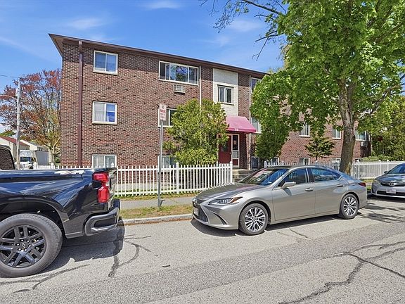 3rd image of 79 Holbrook Rd APT 2