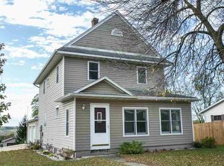622 4th Ave SE, Cascade, IA 52033