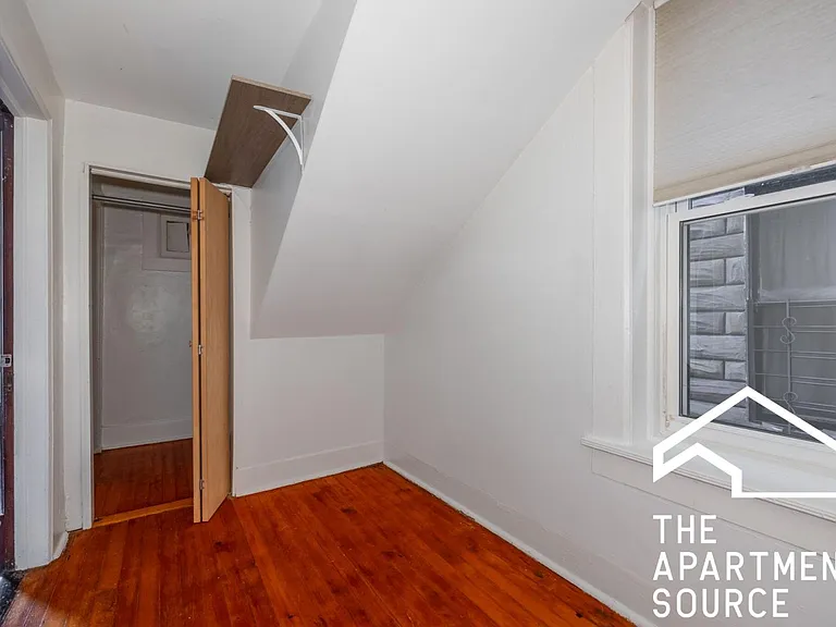1820 S Throop St #1R — Photo 9