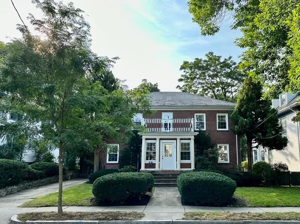 46 Verndale St, Brookline, MA 02446