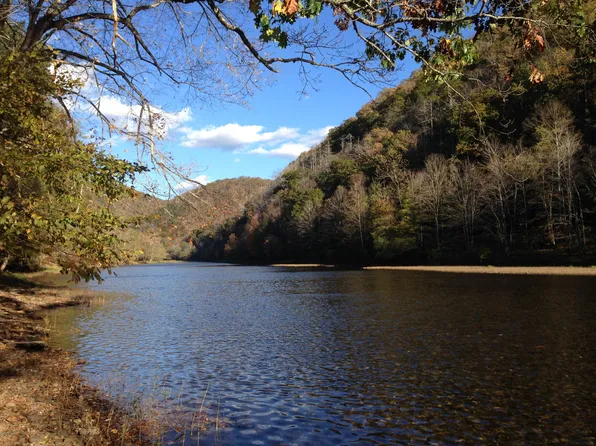 1114 Duncan Rd, Buckeye, WV 24924