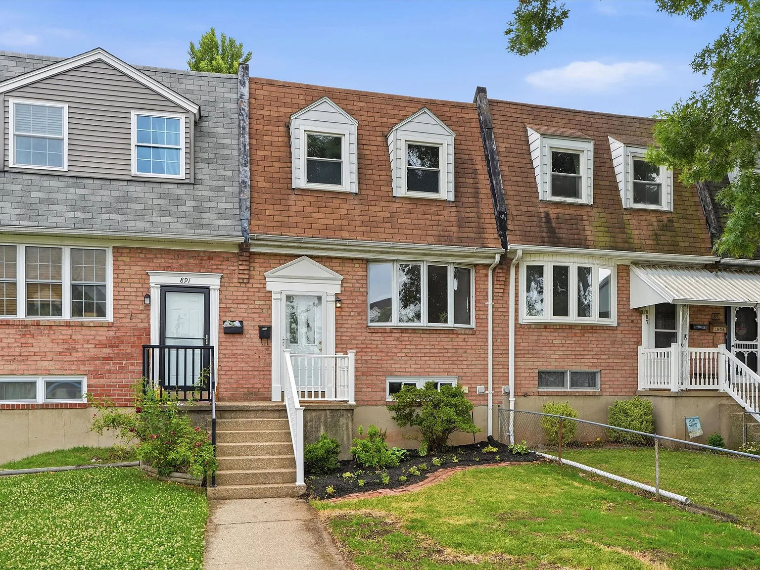 3 bed, 1260 sqft, $2,650 — Photo 3