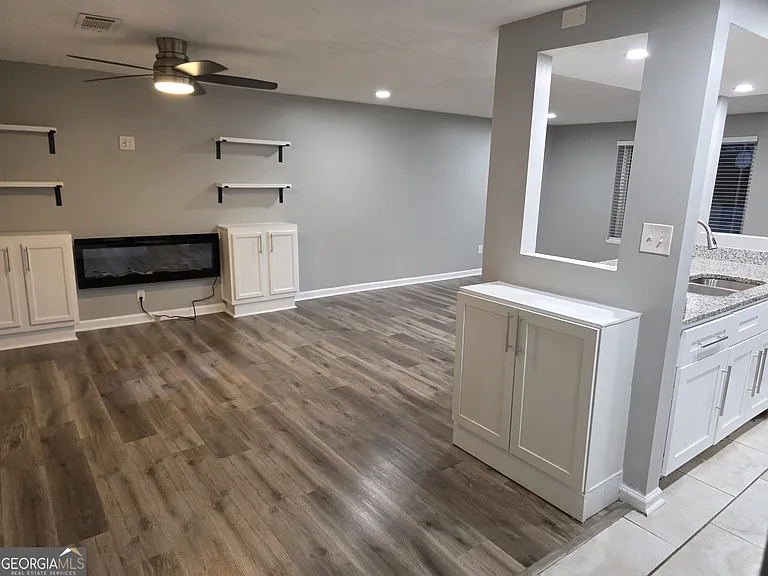 5349 Tracey Dr — Photo 12