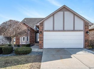 20090 Ridgeway Ct, Clinton Township, MI 48038