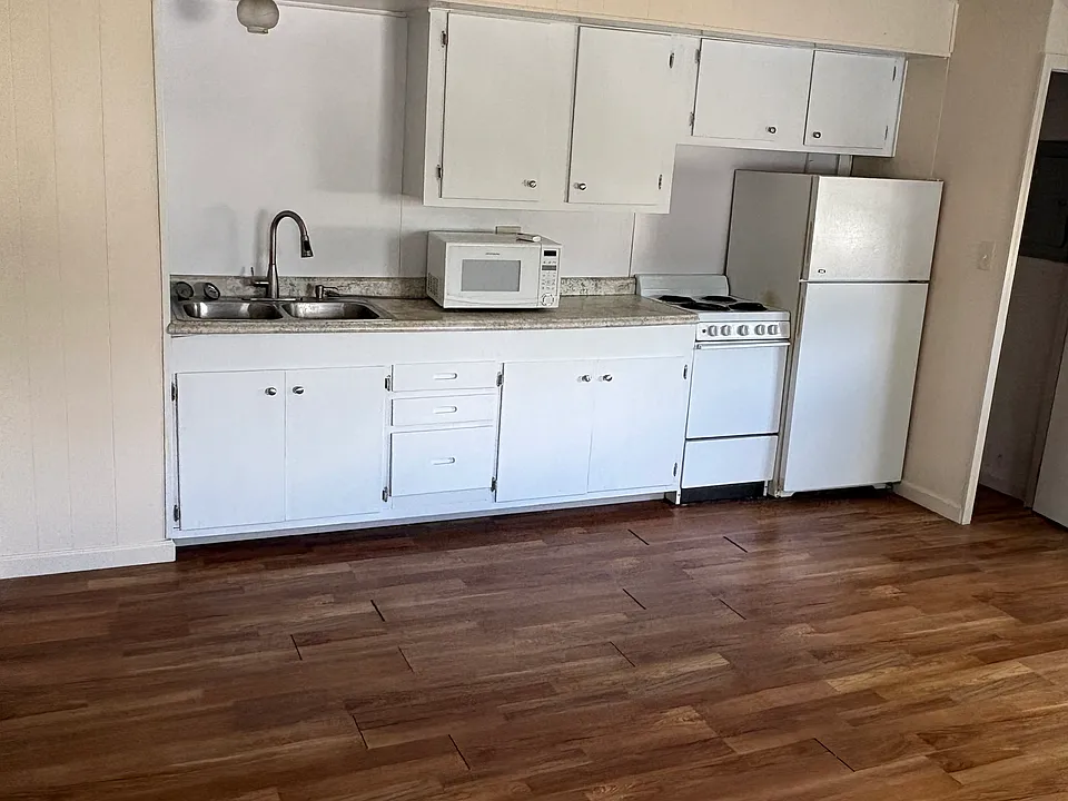 619 1/2 S Summit St #1.5
