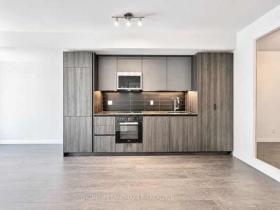4th image of 400 King St W #619