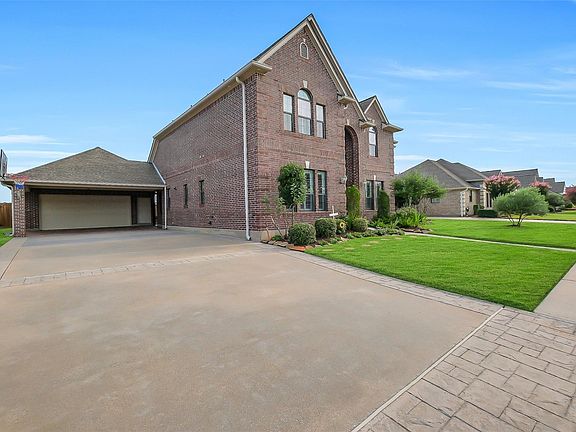 3rd image of 1817 Mesa Verde Dr