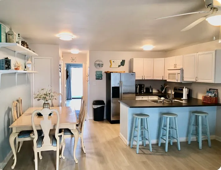 600 Carolina Beach Ave S — Photo 3