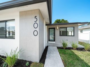 500 NW 7th Ct, Hallandale, FL 33009