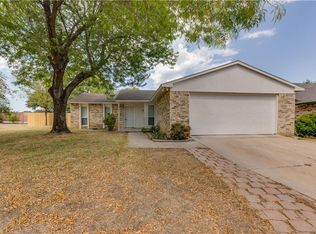 3901 Mulberry Ln, Bedford, TX 76021