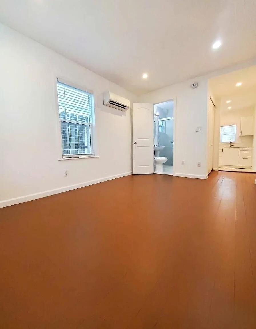 Studio, 1.0 bath, 2963 sqft, $1,350 — Photo 4