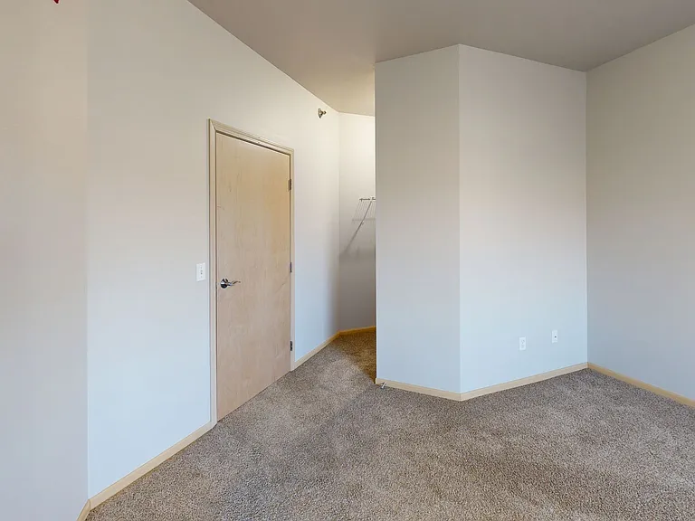Cascades Apartments — Photo 37