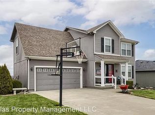 8948 NE Pawpaw Dr, Kansas City, MO 64157
