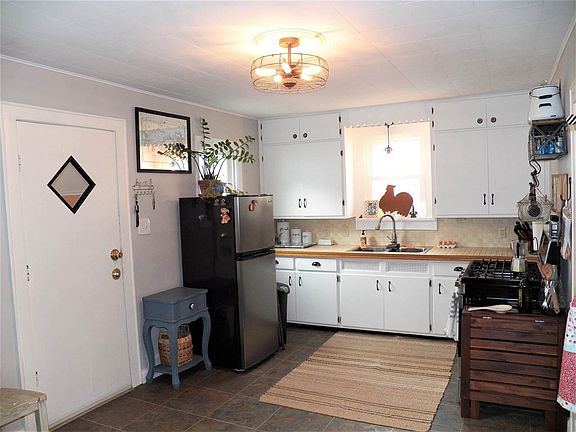 2nd image of 2040 Oakdale Ave