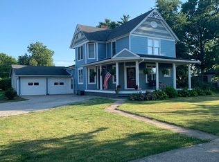 400 W Main St, Williamsville, IL 62693