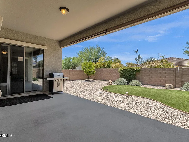 2403 E Robb Ln — Photo 34