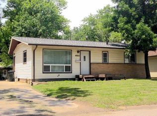 4033 Niles St, Waterloo, IA 50703