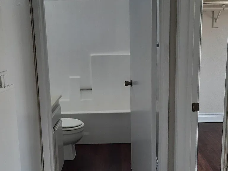 12523 Fonthill Ave #1 — Photo 11