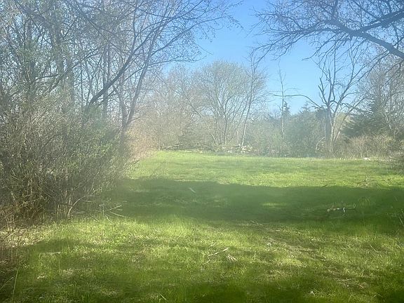 3rd image of 5653 Douglas AVENUE