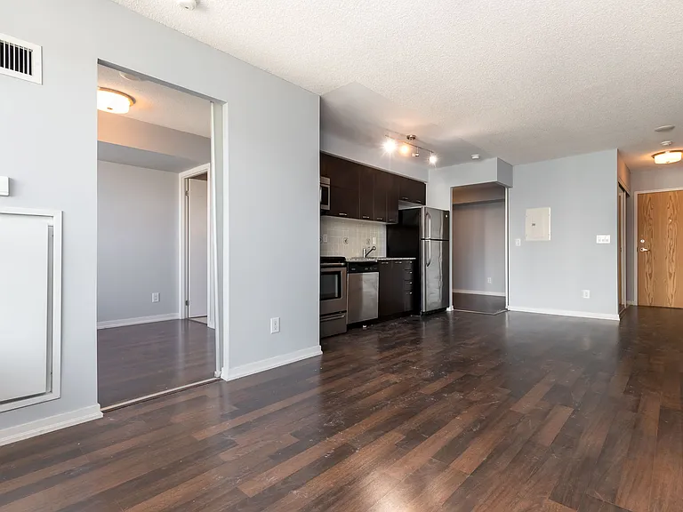 38 Joe Shuster Way — Photo 25