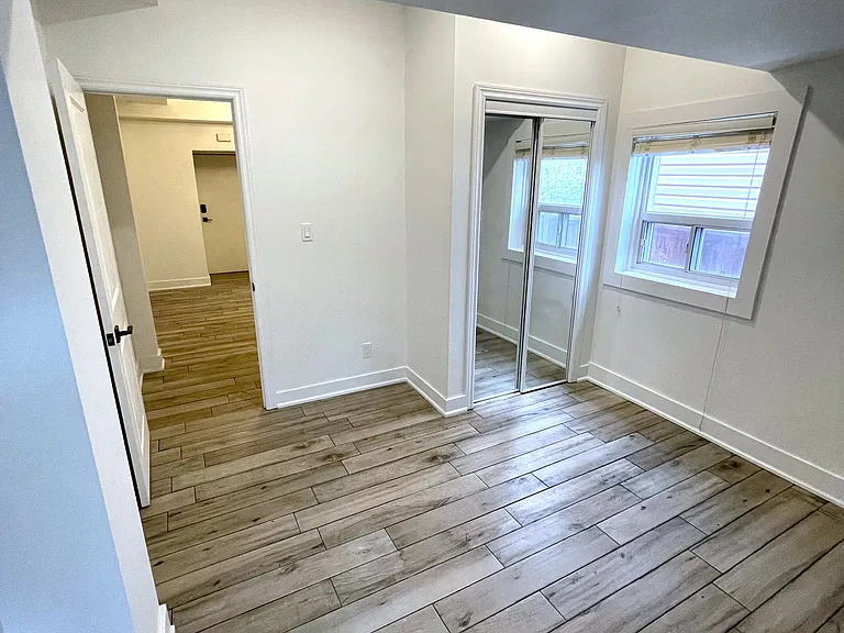 293 Euclid Ave #202 — Photo 4