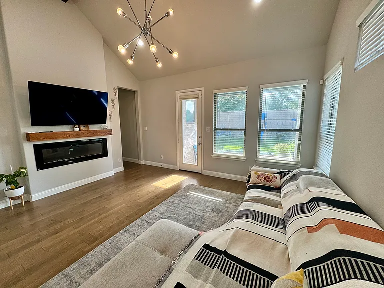6443 Culverdale Ln — Photo 8