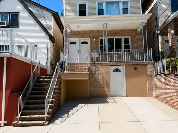 46 E 47th St #1, Bayonne, NJ 07002