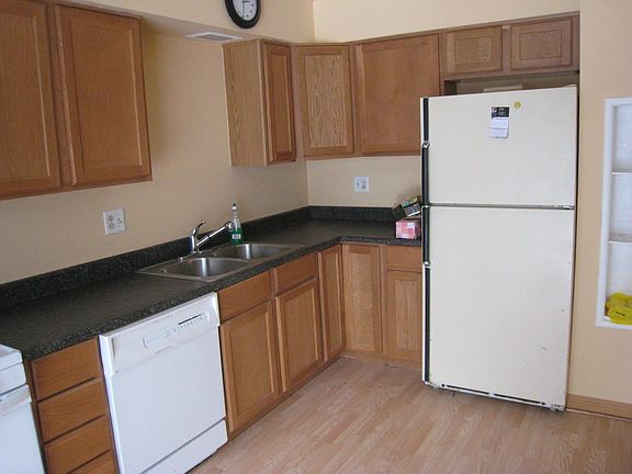 other view of kitchen