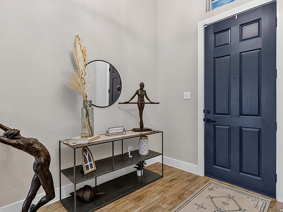 4th image of 3731 Avia Oaks