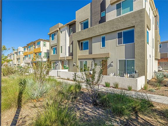 3rd image of 27555 Sanctuary Ct