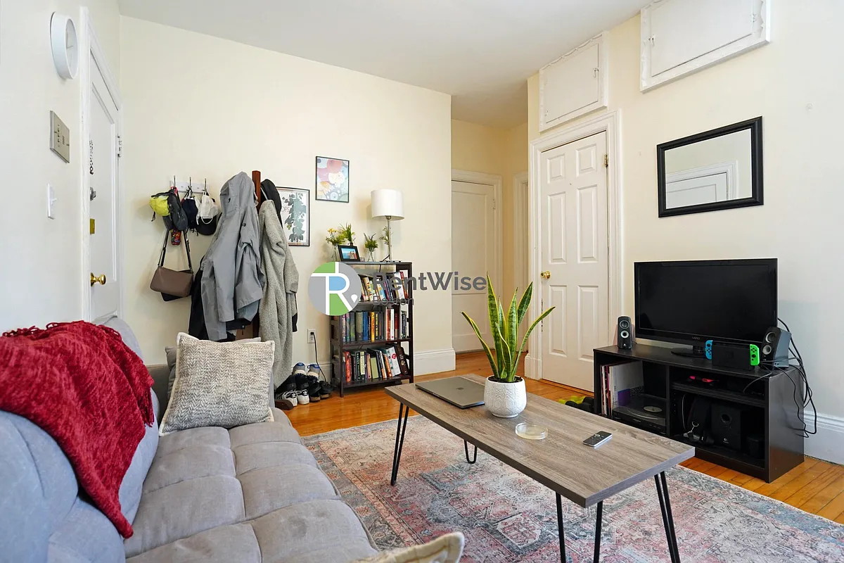 Building Photo - 1212 Commonwealth Ave #15