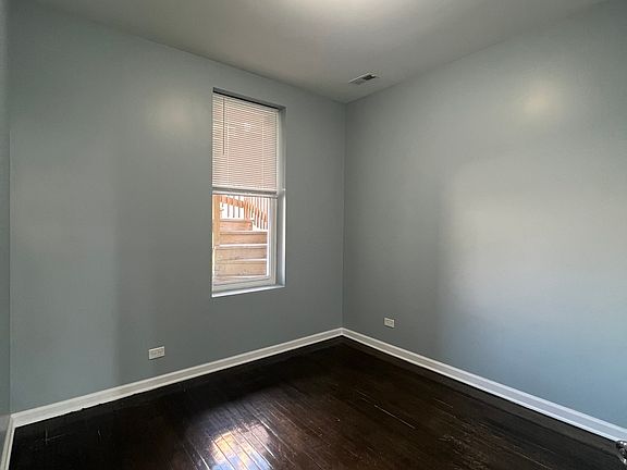4th image of 203 N Leamington Ave Unit 2