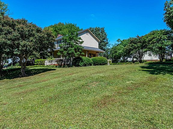 5th image of 203 Camellia Ln