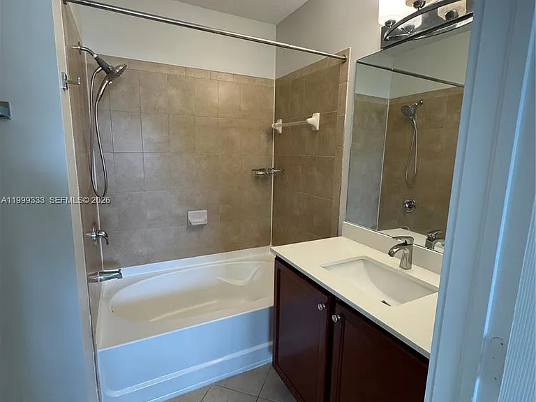 11601 NW 89th St #209 — Photo 21