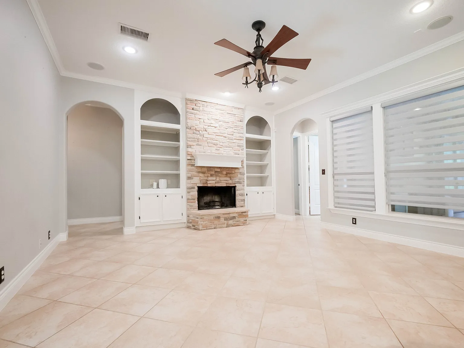 4 bed, 3.5 bath, 3084 sqft, $4,500 — Photo 3