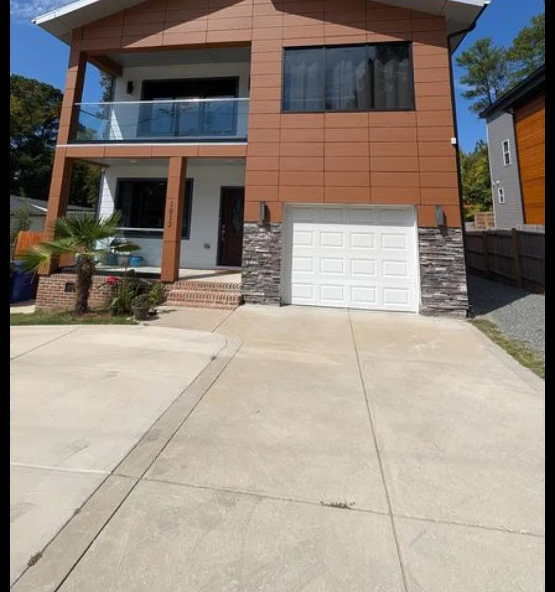 6 bed, 4.0 bath, 2936 sqft, $4,000 — Photo 1
