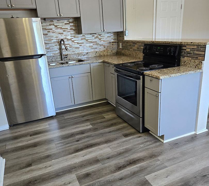 1st image of 6541 2nd St NE #3