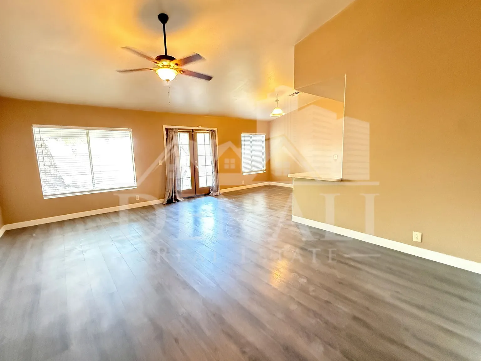 3 bed, 2.0 bath, 1365 sqft, $1,995 — Photo 3
