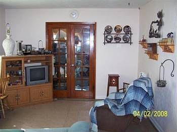 2nd image of 401 Prentice St