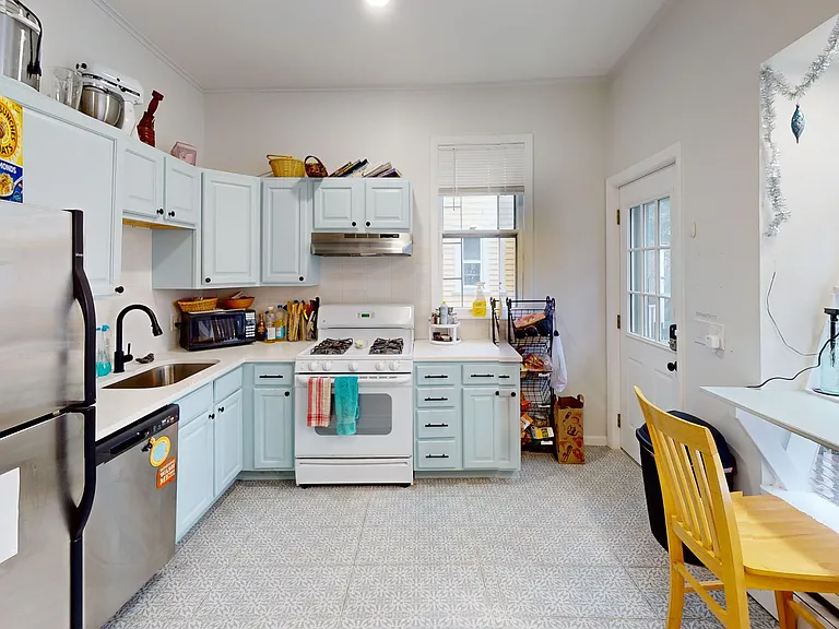 208 Canner St — Photo 22