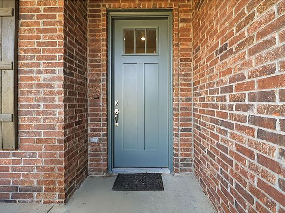 4th image of 5401 SW Firethorn Ln