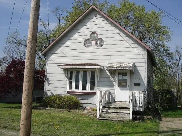 1007 E Marion St, Knoxville, IA 50138