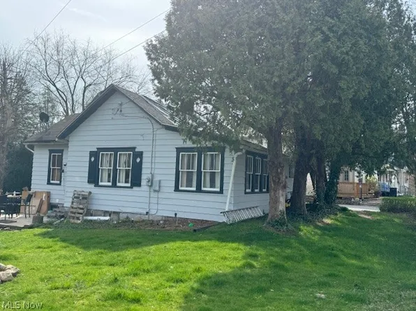 47008 State Route 46, New Waterford, OH 44445