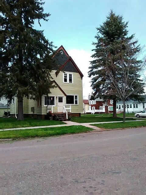 2nd image of 401 7th St W